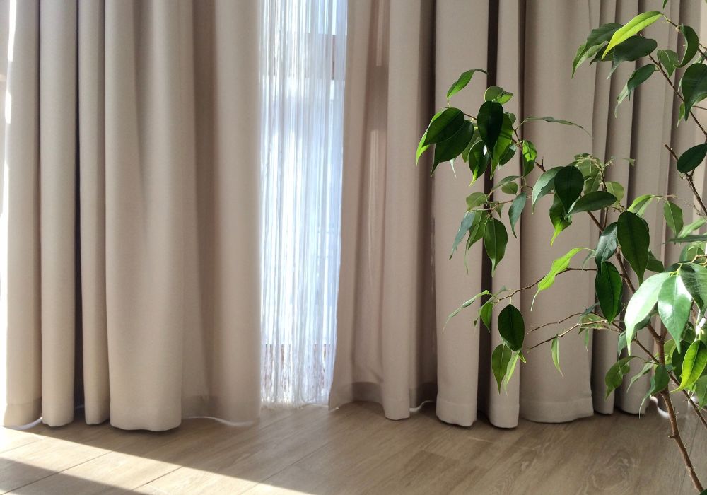 Jaki materiał na zasłony wybrać? Przewodnik po tkaninach Naprawa okien