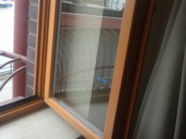 Jaki jest koszt wymiany szyby w oknach drewnianych?