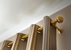 Wysokość karnisza nad oknem - jaka najlepsza?
