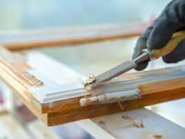 Renowacja okien drewnianych – o czym pamiętać? Poradnik Renowacja okien drewnianych krok po kroku